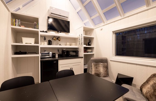 Goldbond Cabin | The Glo Haus @ Four Fillies Lodge