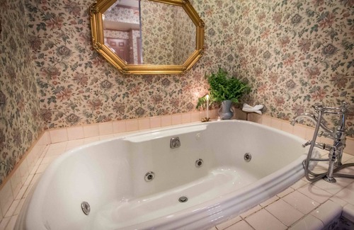 East Greenville Bed & Breakfast | The Globe Inn