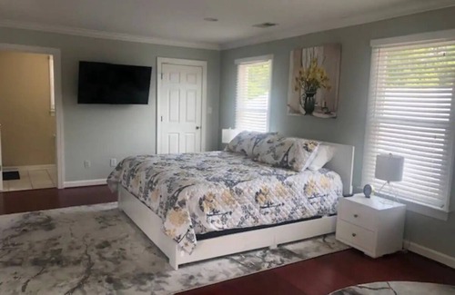 Zanoni House | The Gloucester "Main Street Retreat" will assist you in loving this small town!!