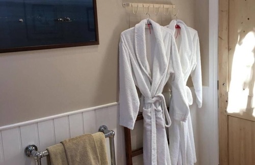 Kneesall Bed & Breakfast | The Goat House at Ivy Cottage