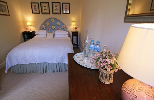 Kneesall Bed & Breakfast | The Goat House at Ivy Cottage