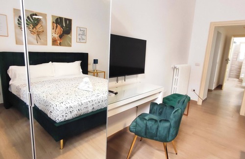 Salario Apartment | The Gold Apartment