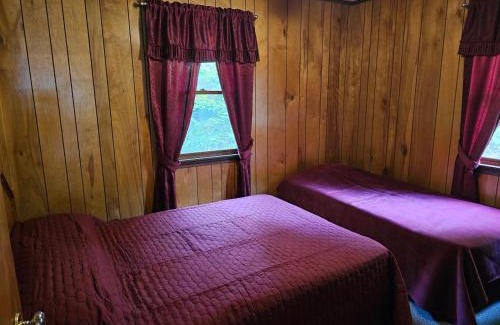 Lake George Cabin | The Gold Eagle