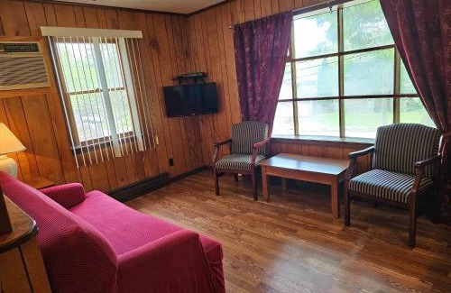 Lake George Cabin | The Gold Eagle