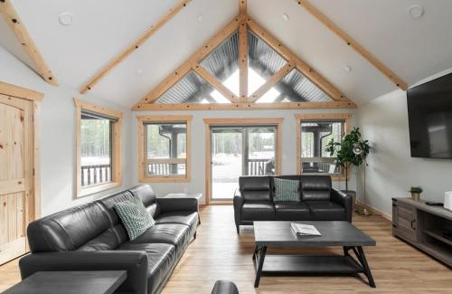 Valemount Villa | The Golden Eagle Cabin