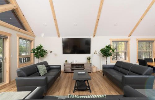 Valemount Villa | The Golden Eagle Cabin