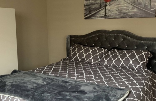 Westlake Condo | The golden palace. Stylish Condo in a remote location.