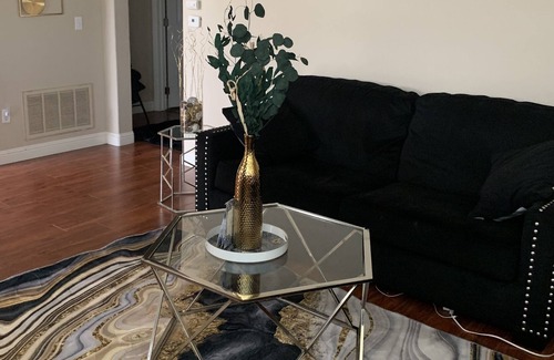 Westlake Condo | The golden palace. Stylish Condo in a remote location.