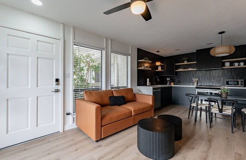 South Scottsdale Condo | The Golden Palm Old Town Scottsdale