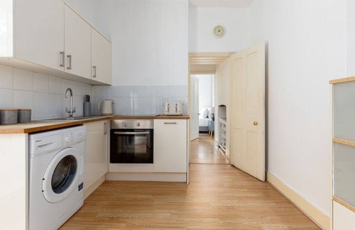 Shepherd's Bush Apartment | The Goldhawk Road Apartments