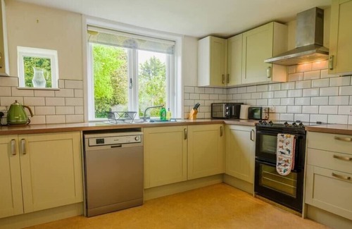Binsted Cottage | The Goldings :3BD Retreat in Tranquil Surroundings