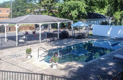 Paducah House | The Good Knight Inn BnB- Bedrm 4.5 bath Historic Mansion
