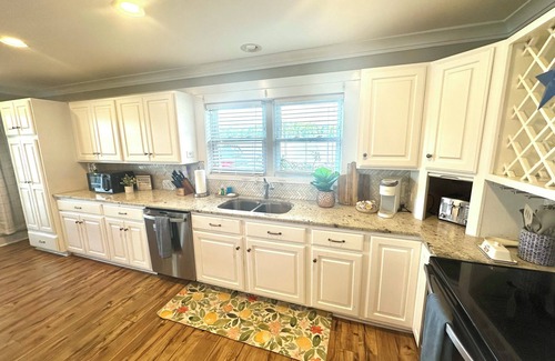 Lake Secession House | The Good Life Lake House | 3 Bed, 2 Bath