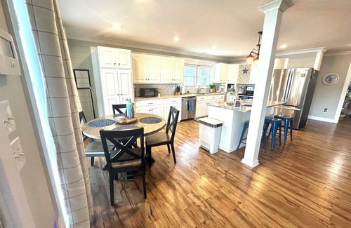 Lake Secession House | The Good Life Lake House | 3 Bed, 2 Bath