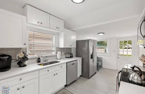 Tampa Cottage | The Good Vibes Only Cottage