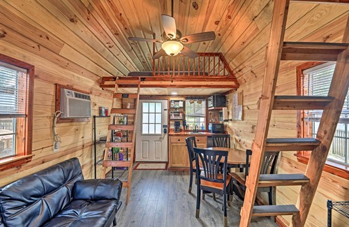 Brices Creek Apartment | 'The Gosling' Studio Cabin w/River Access!