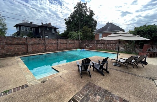 Clarksdale Villa | The Governors Mansion in Clarksdale Mississippi. A Step Back in Time