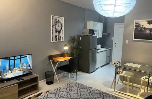 Downtown Apartment | The Gramercy Residence Makati Suite Amazing view