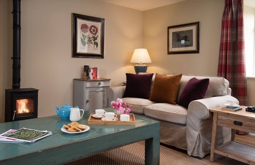Matfen Cottage | THE GRANARY - Dog friendly cottage sleeping 4 near Hadrian's Wall and Corbridge