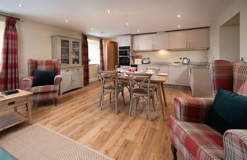 Matfen Cottage | THE GRANARY - Dog friendly cottage sleeping 4 near Hadrian's Wall and Corbridge