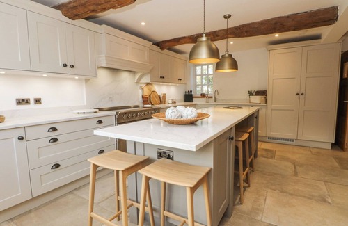 Knutsford Cottage | THE GRANARY, pet friendly, character holiday cottage in Knutsford
