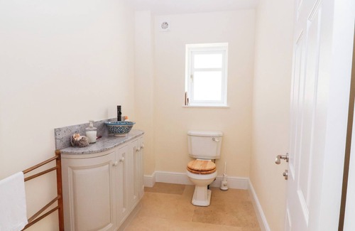 Dalby House | THE GRANARY, pet friendly, character holiday cottage in Slingsby