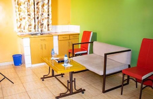 Oloitoktok Bed & Breakfast | The Grand African Plate