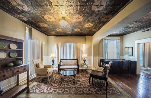 Lowertown Arts District Apartment | The Grand Apartment: A Historical Paducah Gem