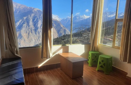 Auli House | The Grand Apple