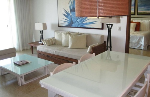 Alfredo V. Bonfil Resort | The Grand Bliss 2 Bedroom Master Suite