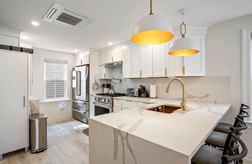 Salisbury Beach House | The Grand Coastal Koz at Salisbury Beach