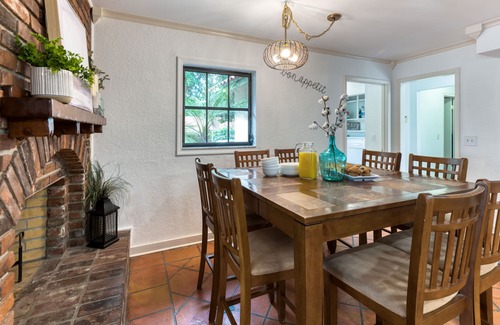 West Palm Beach House | The Grand Hacienda- 4 Acre Family Ranch Home with Heated Pool/Lake! Sleeps 28!