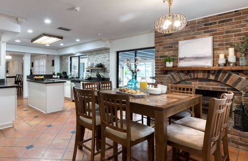West Palm Beach House | The Grand Hacienda- 4 Acre Family Ranch Home with Heated Pool/Lake! Sleeps 28!
