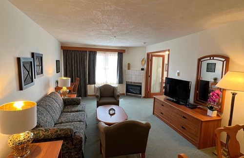 Regional District of Nanaimo Hotel | The Grand Hotel Nanaimo