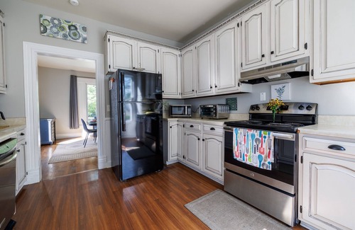 Fort Payne House | The Grand House - 5BD & 3 BA