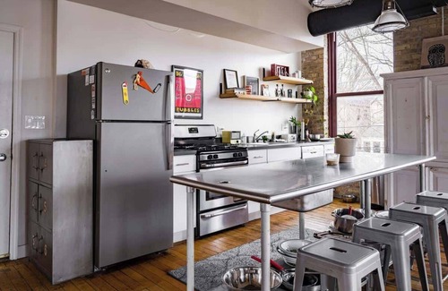 Logan Square House | The Grand Kimball Lodge, Logan Square, Sleeps 20