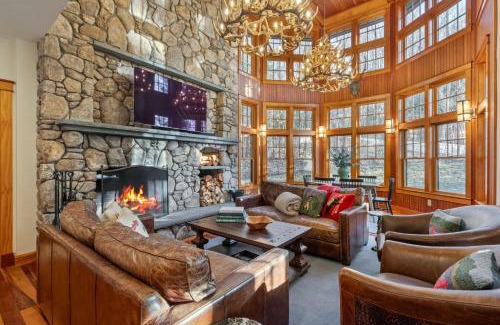 Lincoln House | The Grand Lodge Lux Family Escape, Hot Tub, Sauna