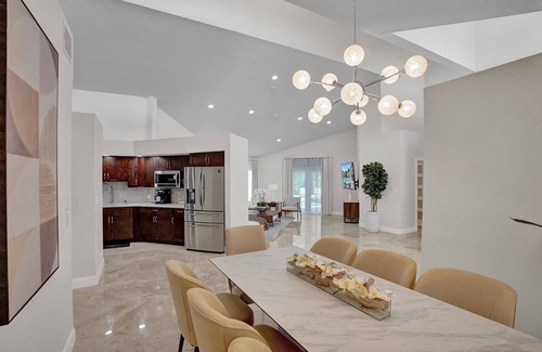 Southwest Ranches Villa | The Grand Luxe 8BR Villa w POOL and basketball