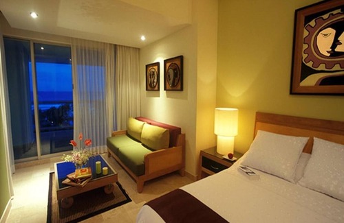 Acapulco Resort | The Grand Mayan Master Room