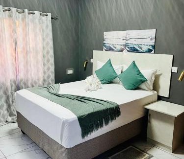 Serowe Bed & Breakfast | The Grand Reef Guest House