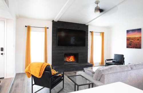 The Colony House | The GrandEscape 4 bed 1 story home Pet friendly with secure back yard