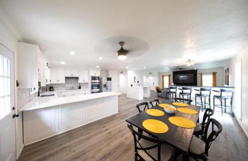 The Colony House | The GrandEscape 4 bed 1 story home Pet friendly with secure back yard