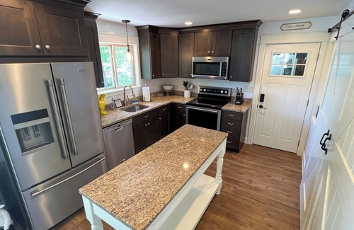 Fort Ann House | The Grandview- Family and Pet Friendly