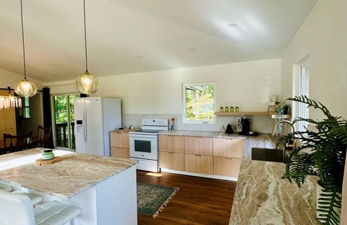 Travelers Rest House | The Grandview: Luxe Home w Mountain Views