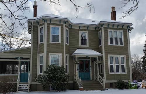 Annapolis Royal Bed & Breakfast | The Granville Room in welcoming bed and breakfast