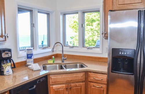 Town of Torrey House | The Grape Escape - Contemporary Style Living on Seneca Lake!