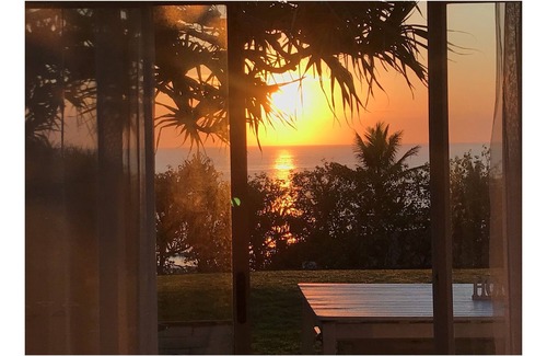 Sunrise Beach Apartment | THE GRASSY KNOLL Panoramic Beach Apartment - Sunrise Beach