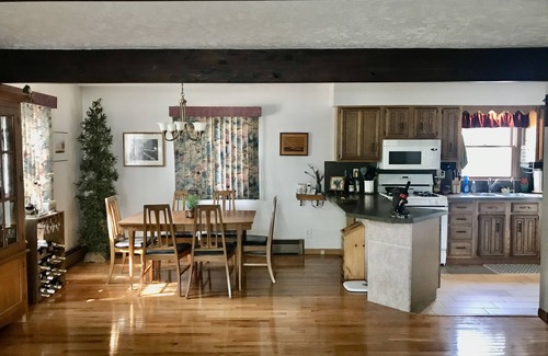 Grayling House | The Gray Escape Steps away from Lake Margrethe