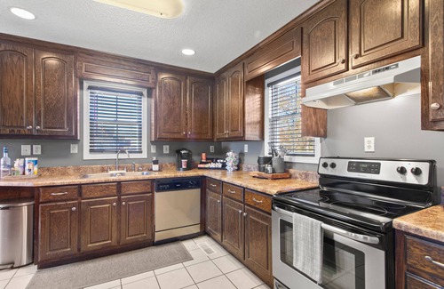 Tuscaloosa House | The Gray Villa- 2.8 Miles to Bryant-Denny Stadium