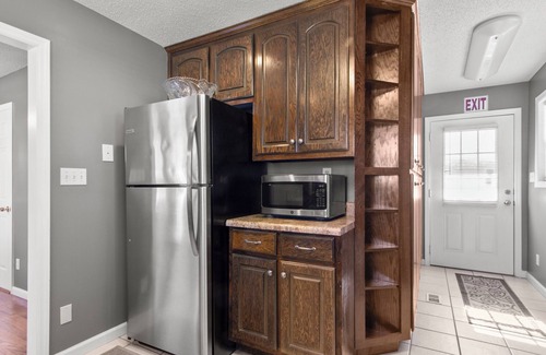 Tuscaloosa House | The Gray Villa- 2.8 Miles to Bryant-Denny Stadium
